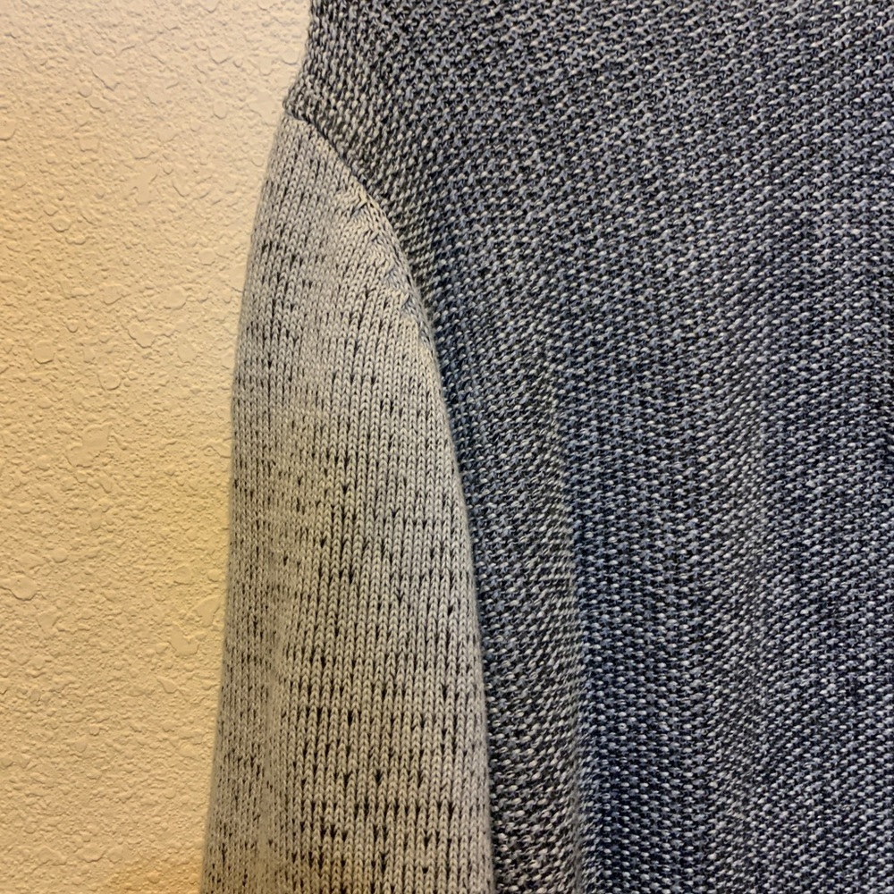 Guess Sweater - Picture 2 of 9